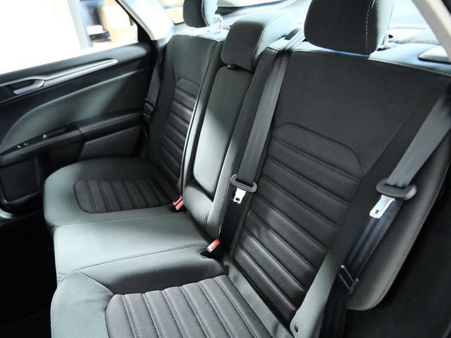 Certified 2017 Ford Fusion SE w/ Fusion SE Technology Package FWD image 14