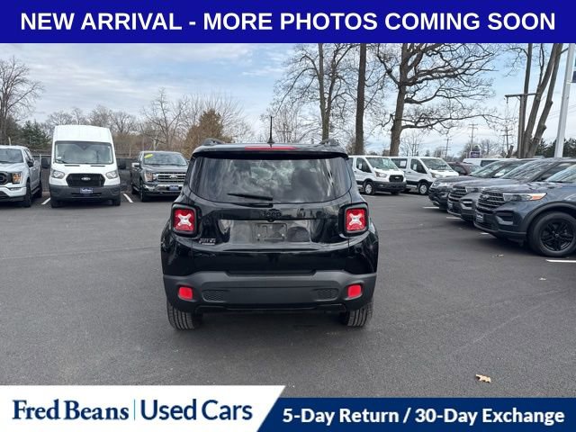 Used 2017 Jeep Renegade Altitude AWD/4WD image 7
