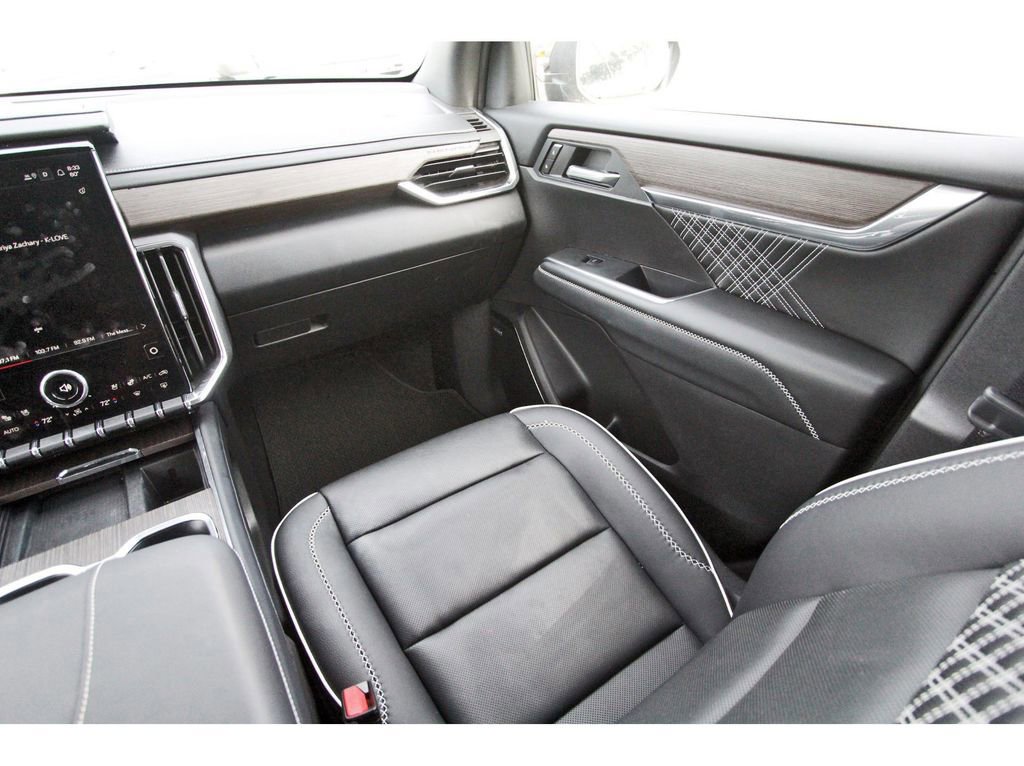 Used 2025 GMC Acadia Denali FWD image 14