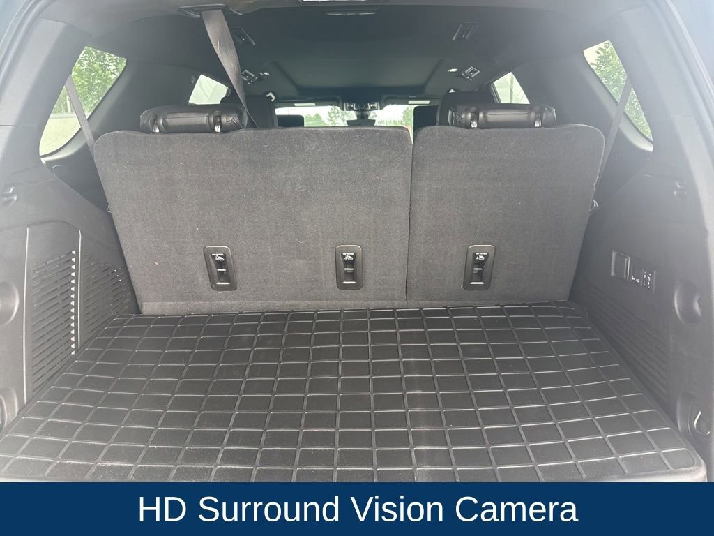 Used 2021 GMC Yukon Denali w/ Denali Premium Package AWD/4WD image 9