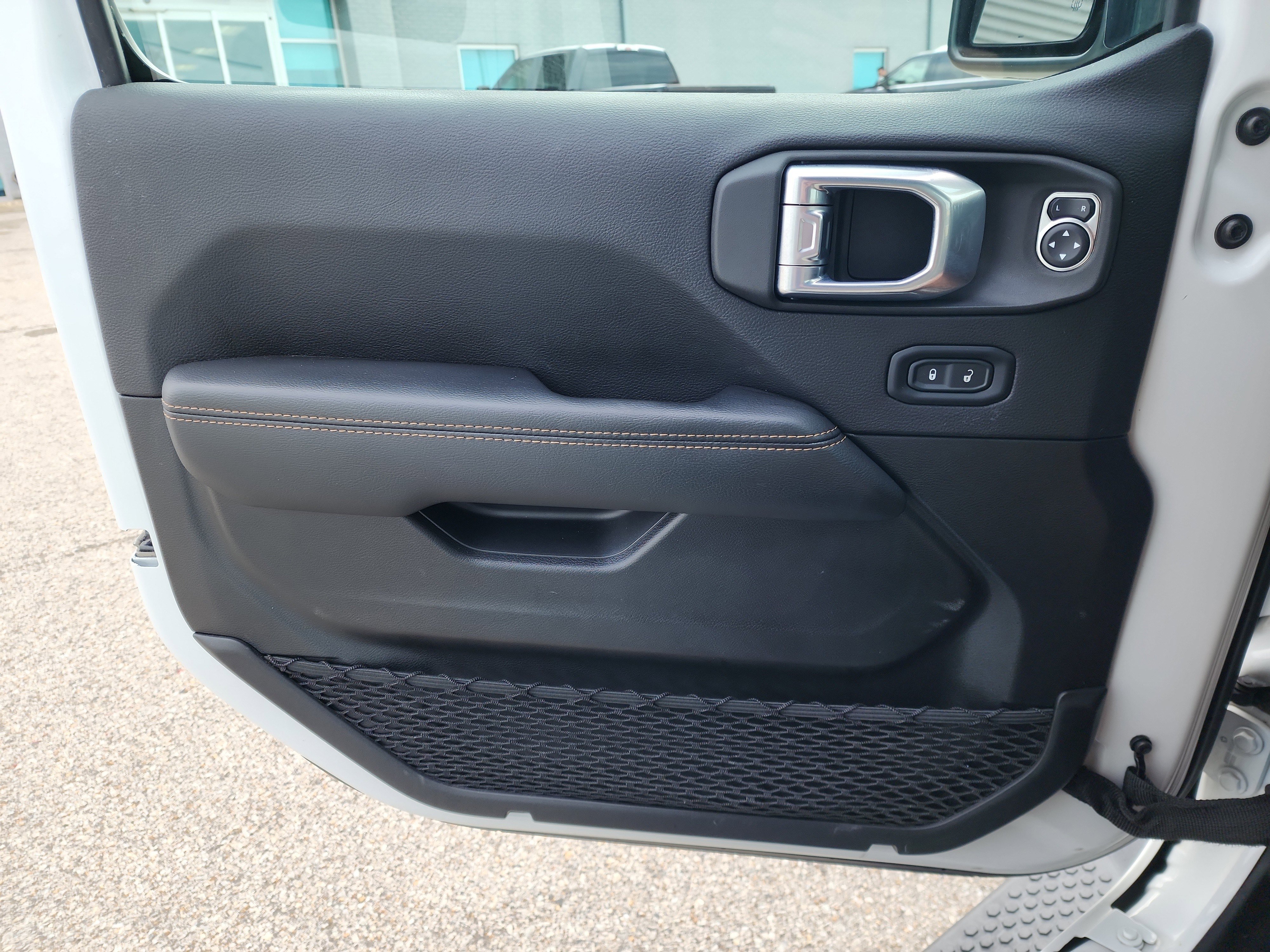 Used 2021 Jeep Wrangler Unlimited Sahara image 17