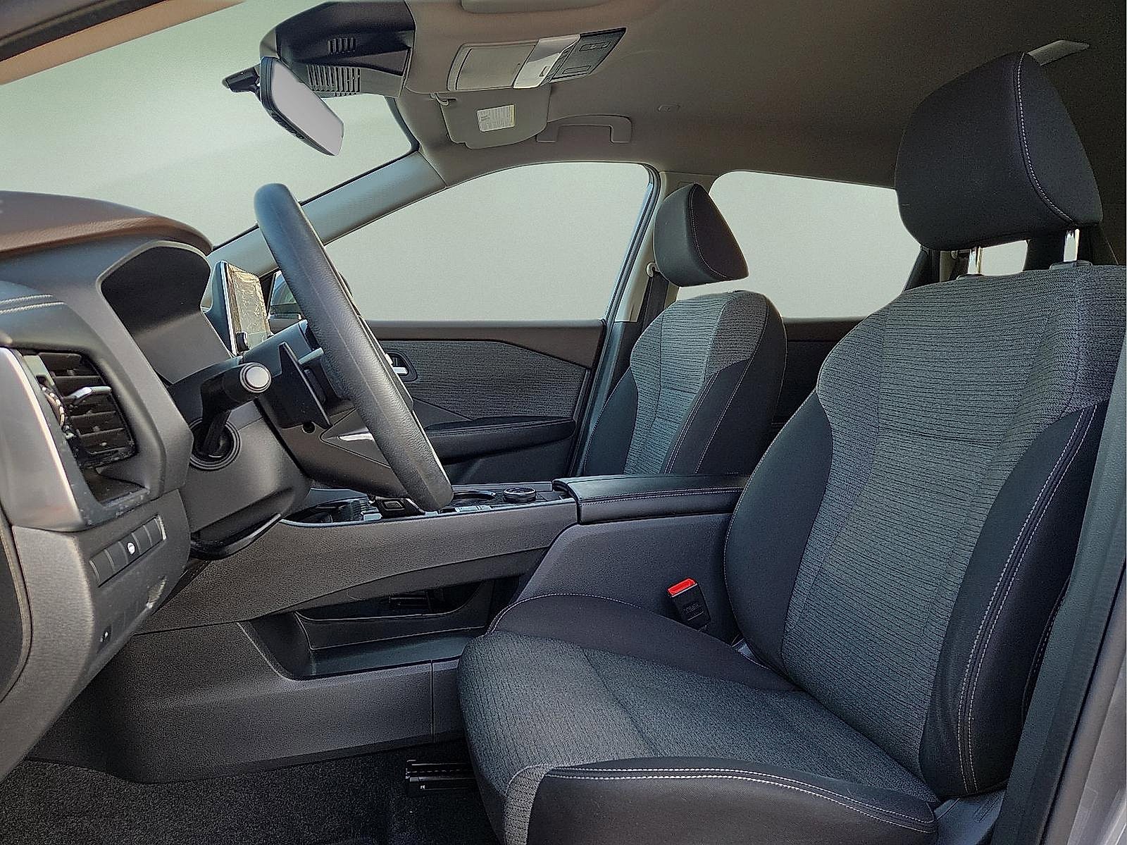 Used 2022 Nissan Rogue SV image 14