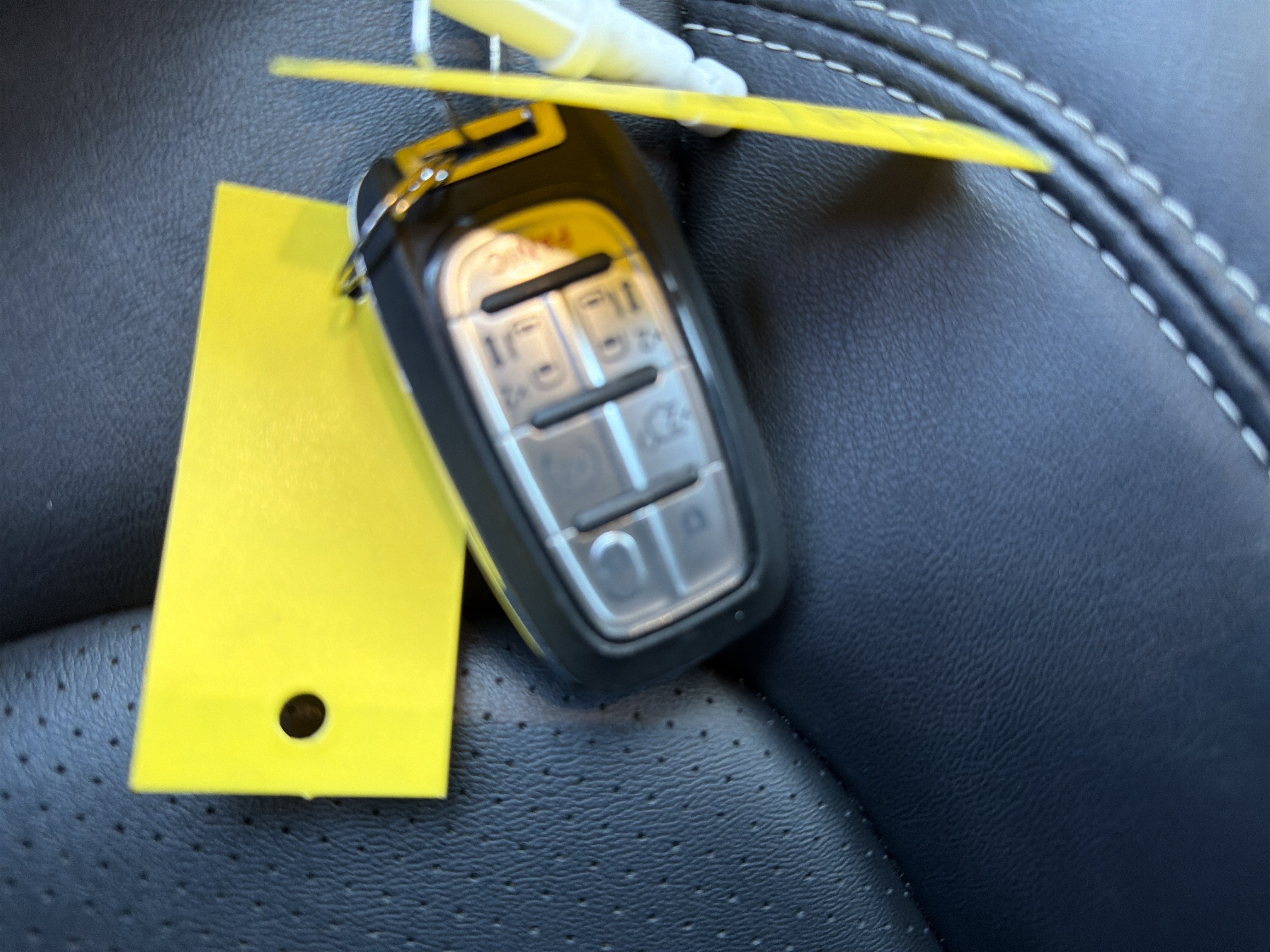Used 2025 Chrysler Pacifica Select FWD image 42