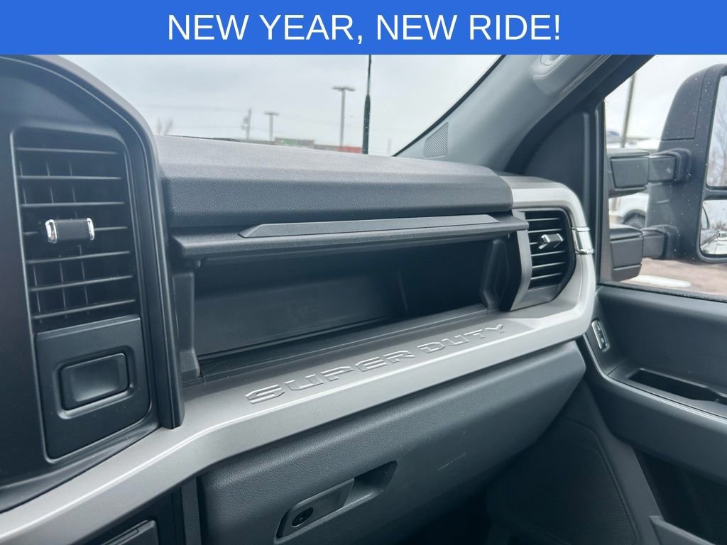 Certified 2024 Ford F350 XLT image 32