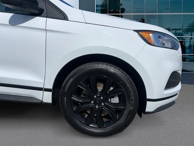 Certified 2023 Ford Edge SE w/ Black Appearance Package AWD/4WD image 9