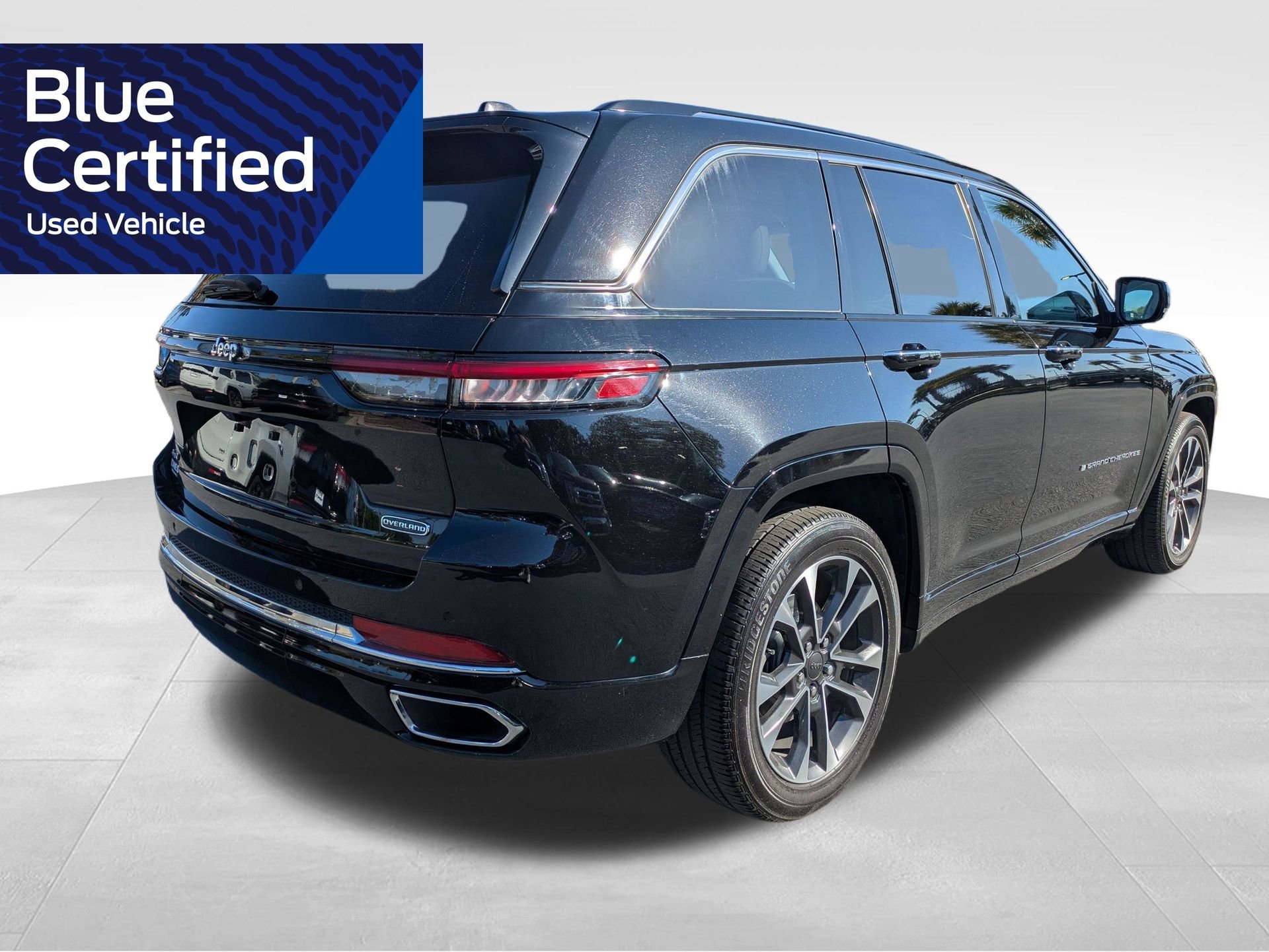 Used 2022 Jeep Grand Cherokee Overland w/ Luxury Tech Group IV AWD/4WD image 5