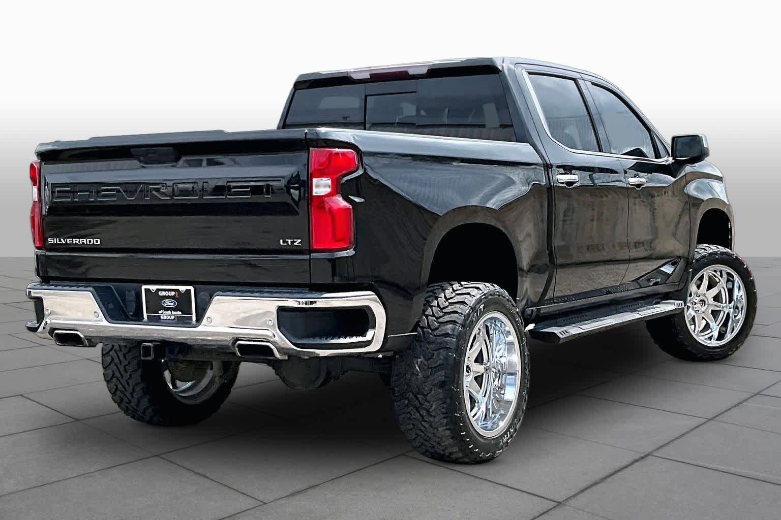 Used 2020 Chevrolet Silverado 1500 LTZ w/ LTZ Plus Package AWD/4WD image 8