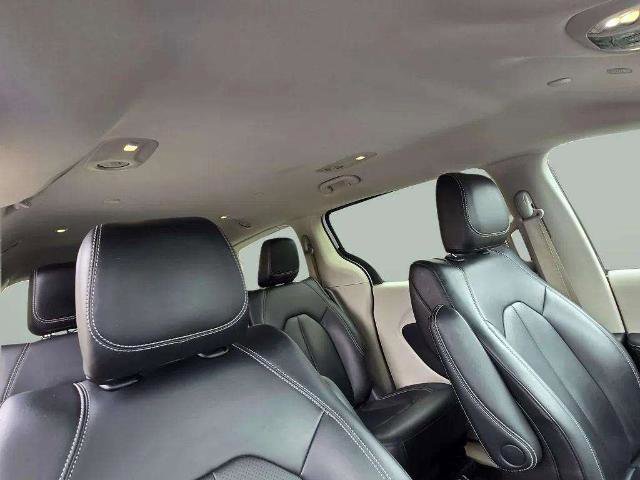 Used 2024 Chrysler Pacifica SELECT image 27
