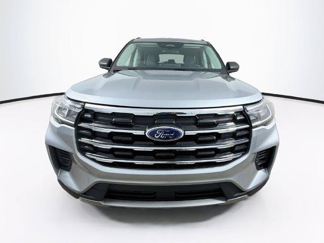 Certified 2025 Ford Explorer Active AWD/4WD image 2
