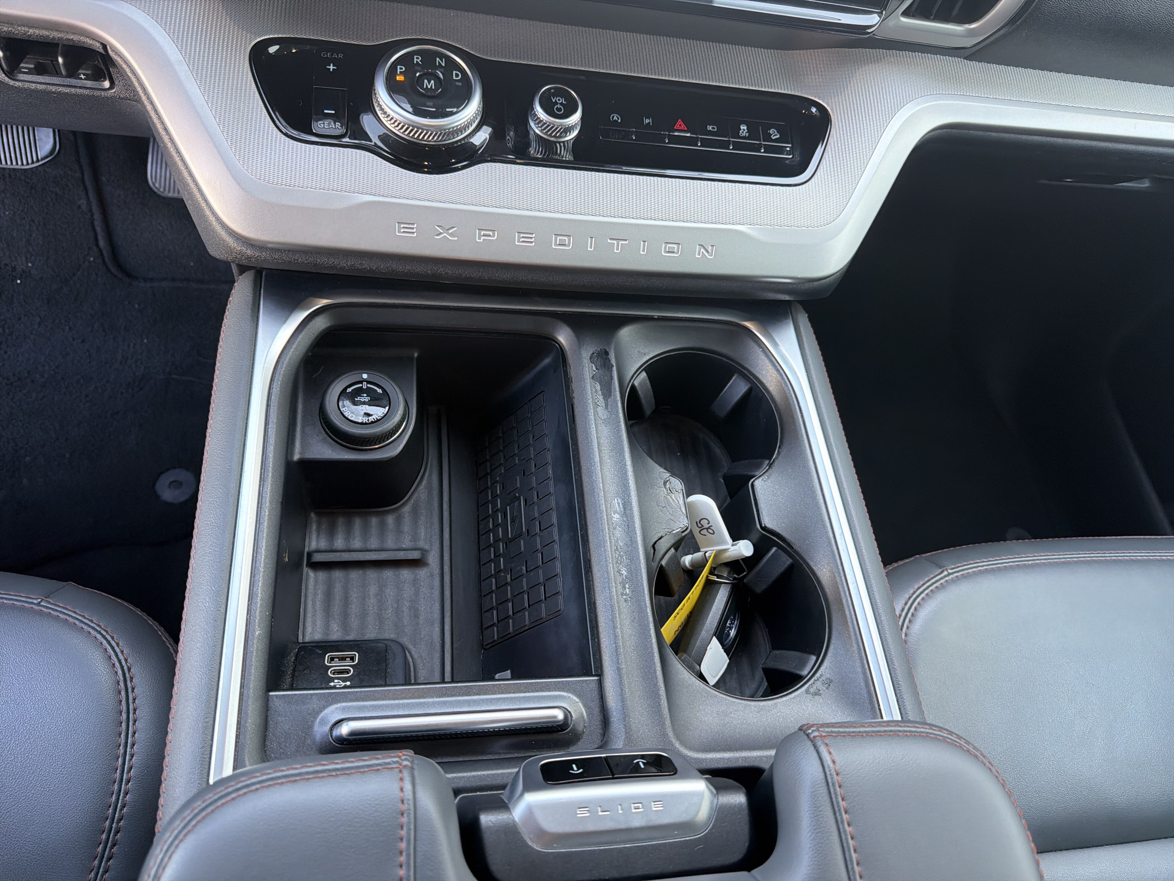 Certified 2025 Ford Expedition Active AWD/4WD image 39