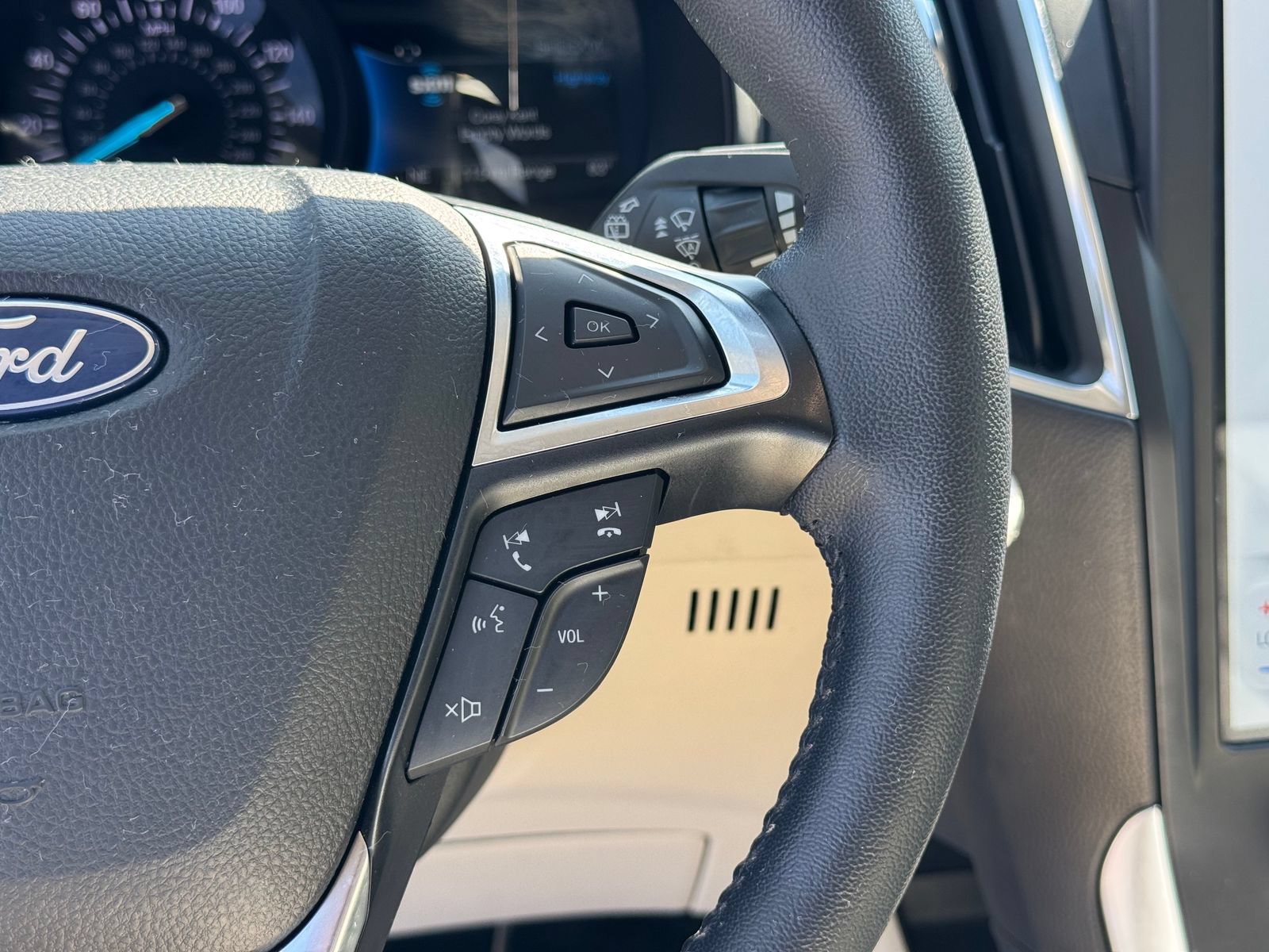 Certified 2023 Ford Edge Titanium AWD/4WD image 33
