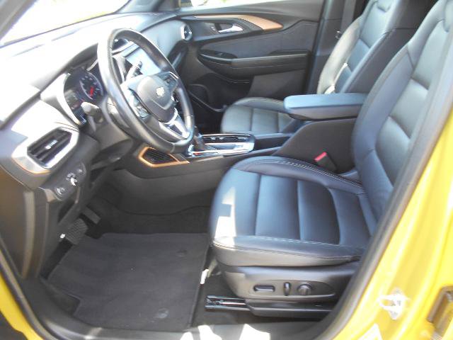 Used 2023 Chevrolet TrailBlazer ACTIV w/ Sun and Liftgate Package FWD image 2