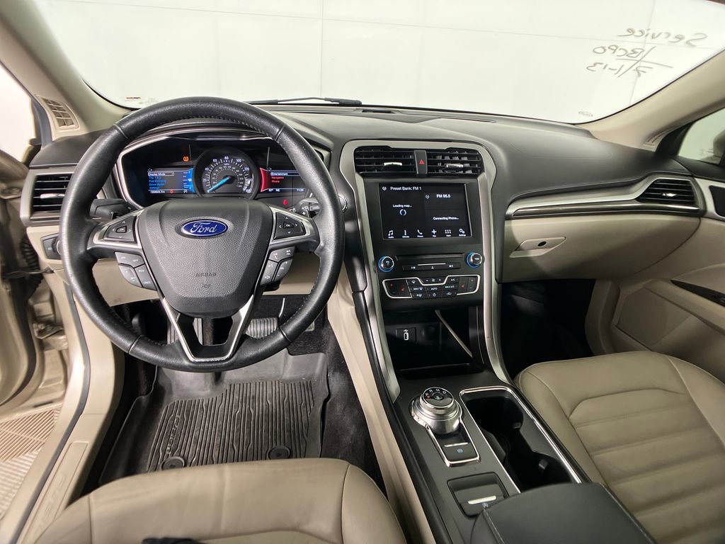 Certified 2017 Ford Fusion SE w/ Fusion SE Technology Package image 12