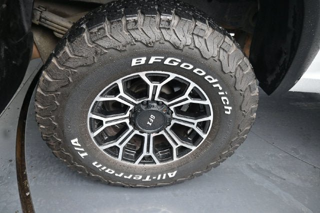 Used 2024 RAM 3500 Tradesman w/ Chrome Appearance Group AWD/4WD image 24