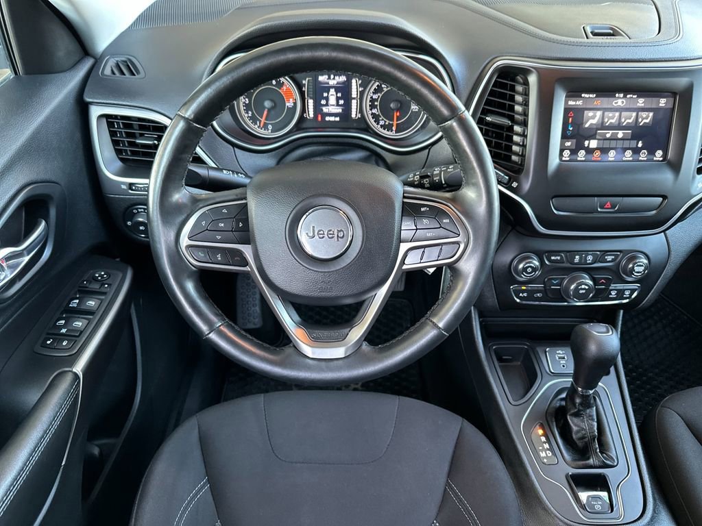 Used 2019 Jeep Cherokee Latitude w/ Cold Weather Group image 14