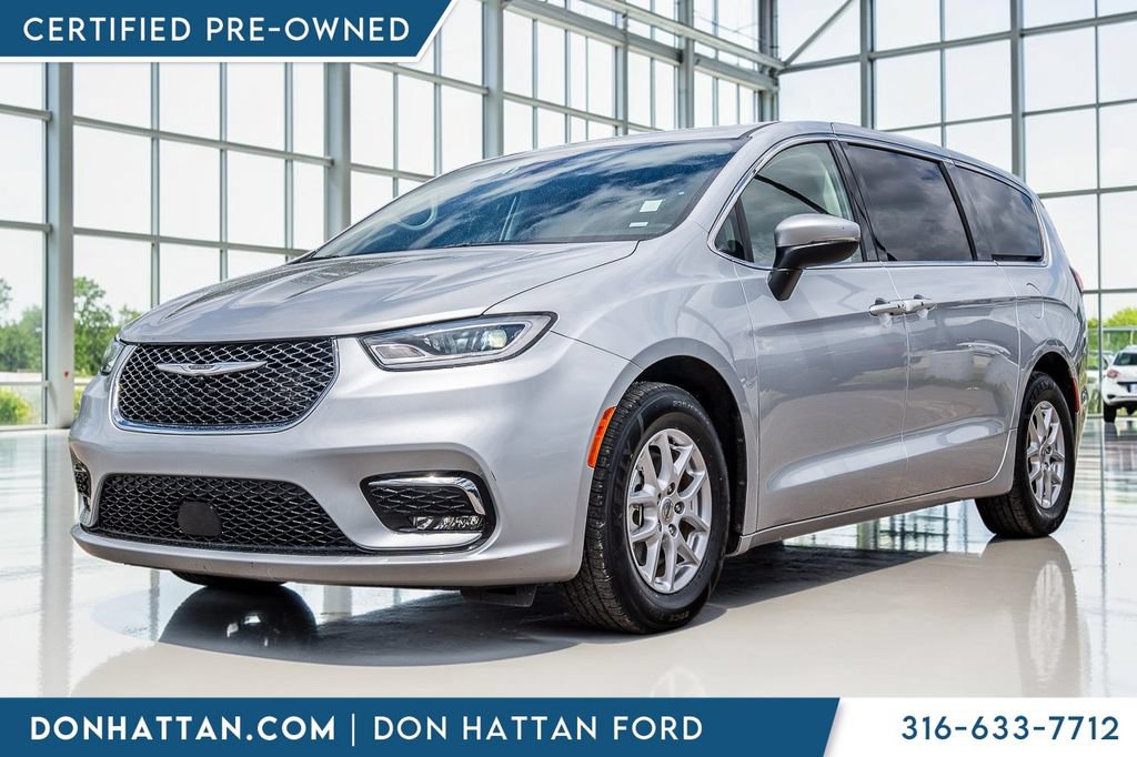 Used 2023 Chrysler Pacifica Touring-L
