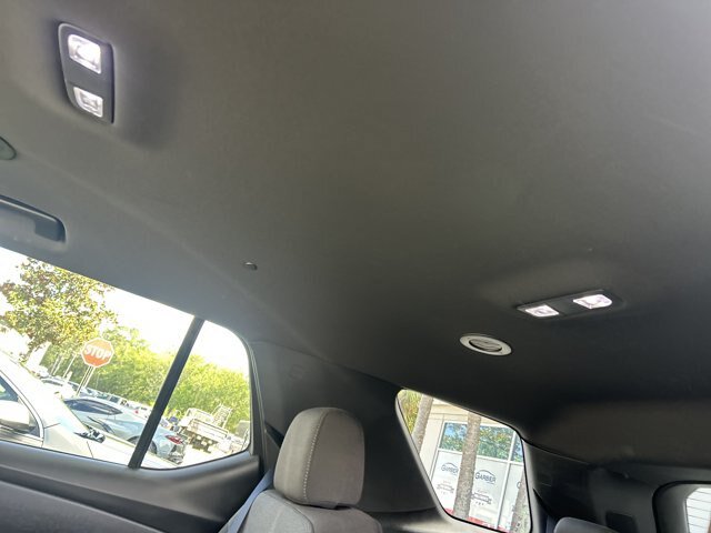 Used 2023 Chevrolet Traverse LT FWD image 25