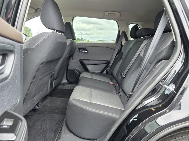 Used 2022 Nissan Rogue SV FWD image 13