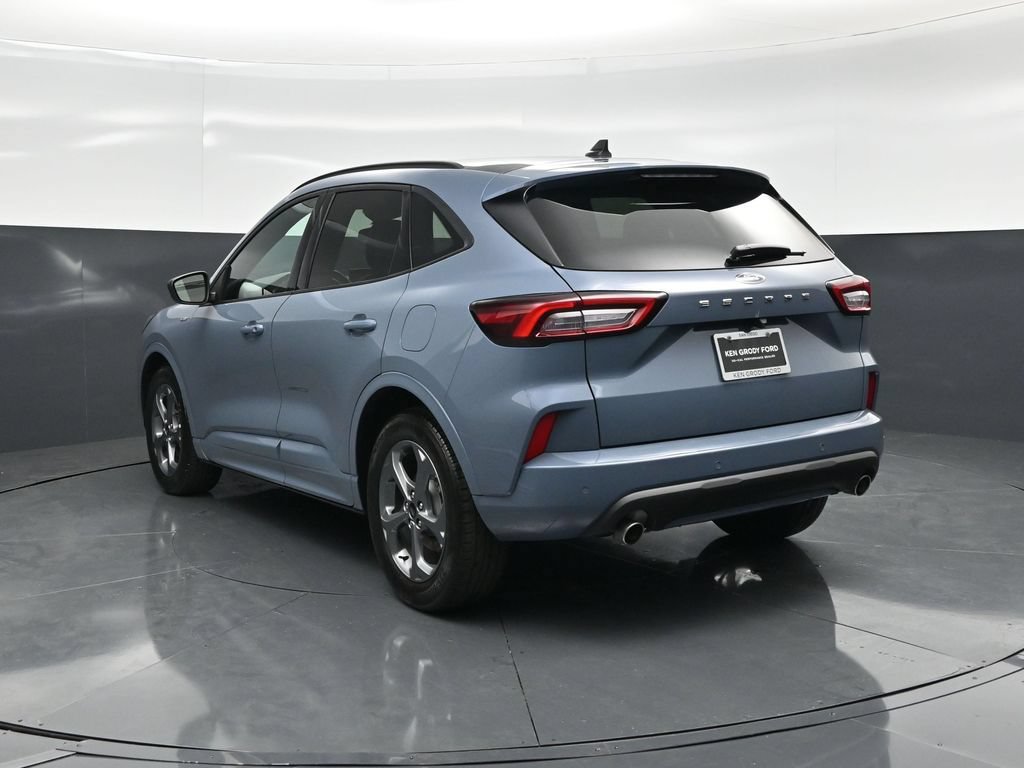 Certified 2024 Ford Escape ST-Line w/ Tech Pack #1 FWD image 7