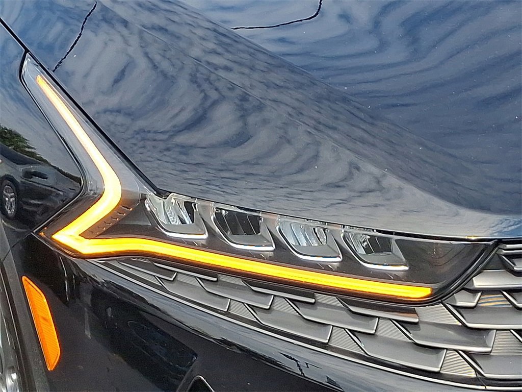 Used 2023 Kia K5 LXS image 9