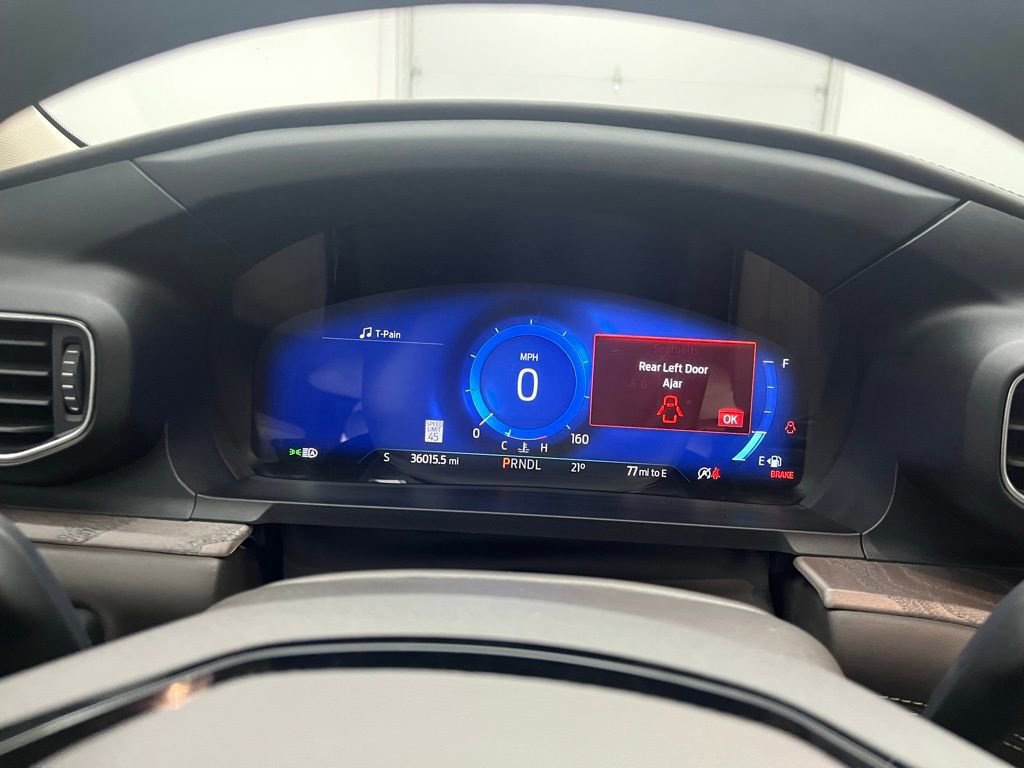 Certified 2022 Ford Explorer Platinum w/ Equipment Group 601A image 24