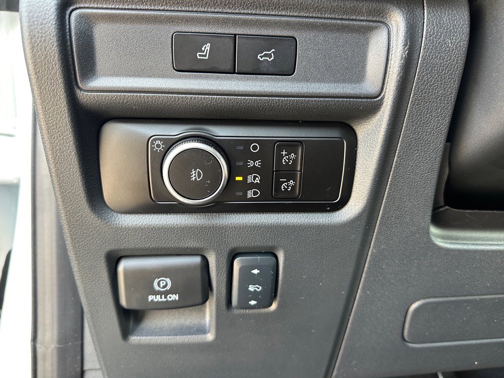 Certified 2024 Ford Expedition XLT image 18