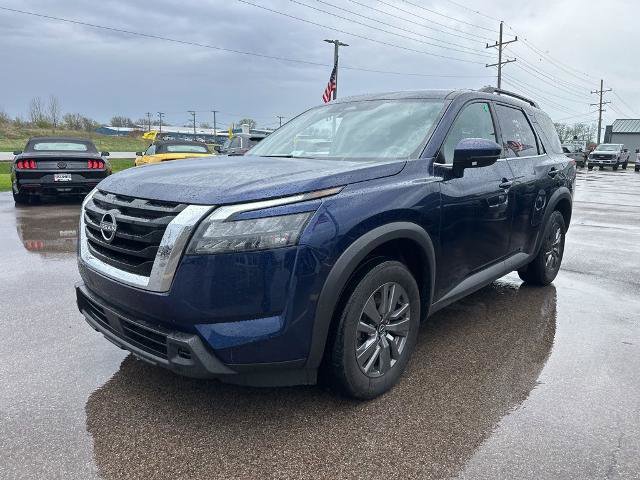 Used 2025 Nissan Pathfinder SV AWD/4WD image 15