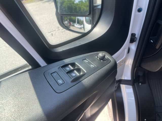 Used 2025 RAM ProMaster 2500 w/ Convenience Group FWD image 13
