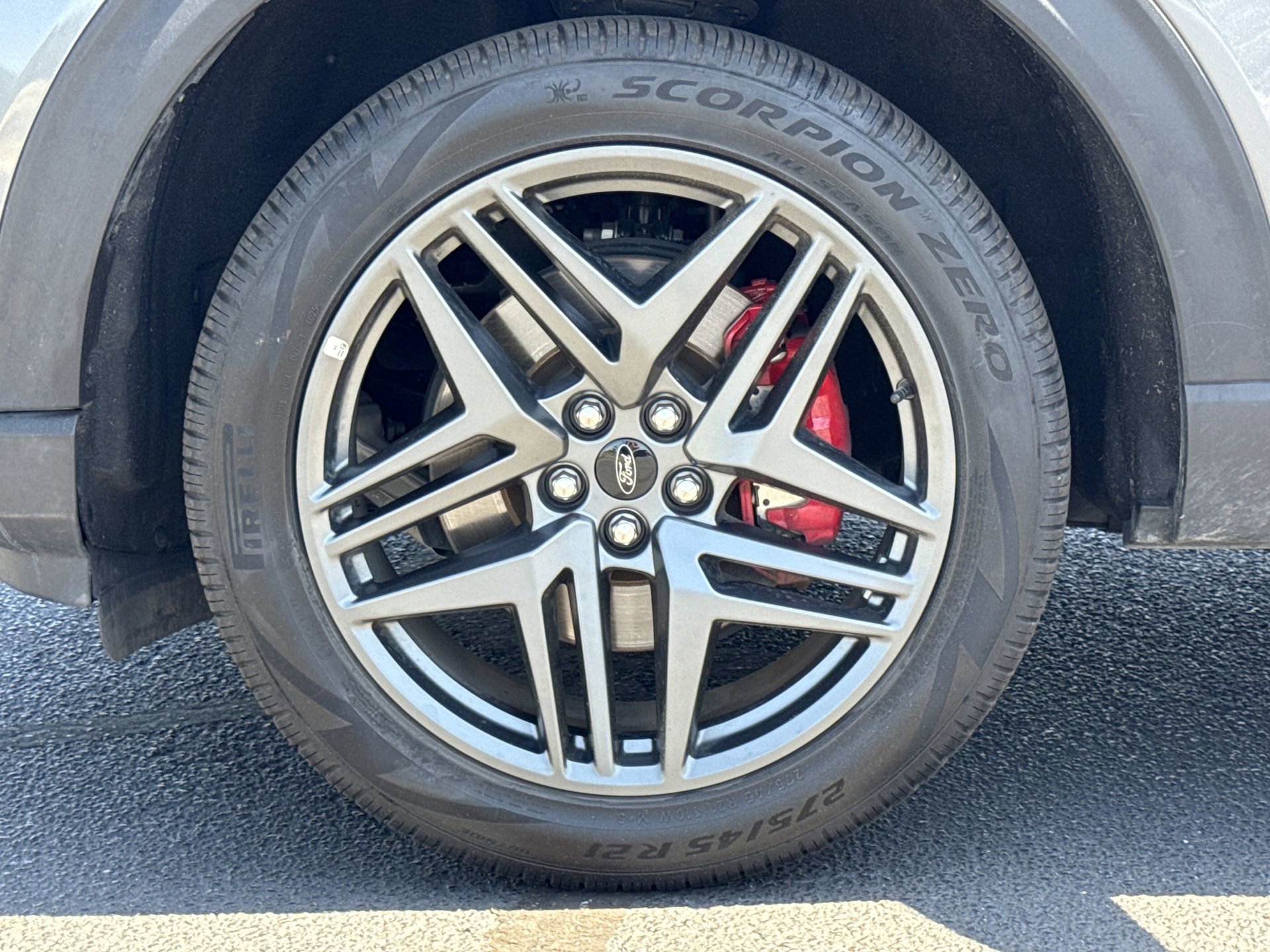 Certified 2025 Ford Explorer ST-Line w/ ST-Line Street Pack image 19