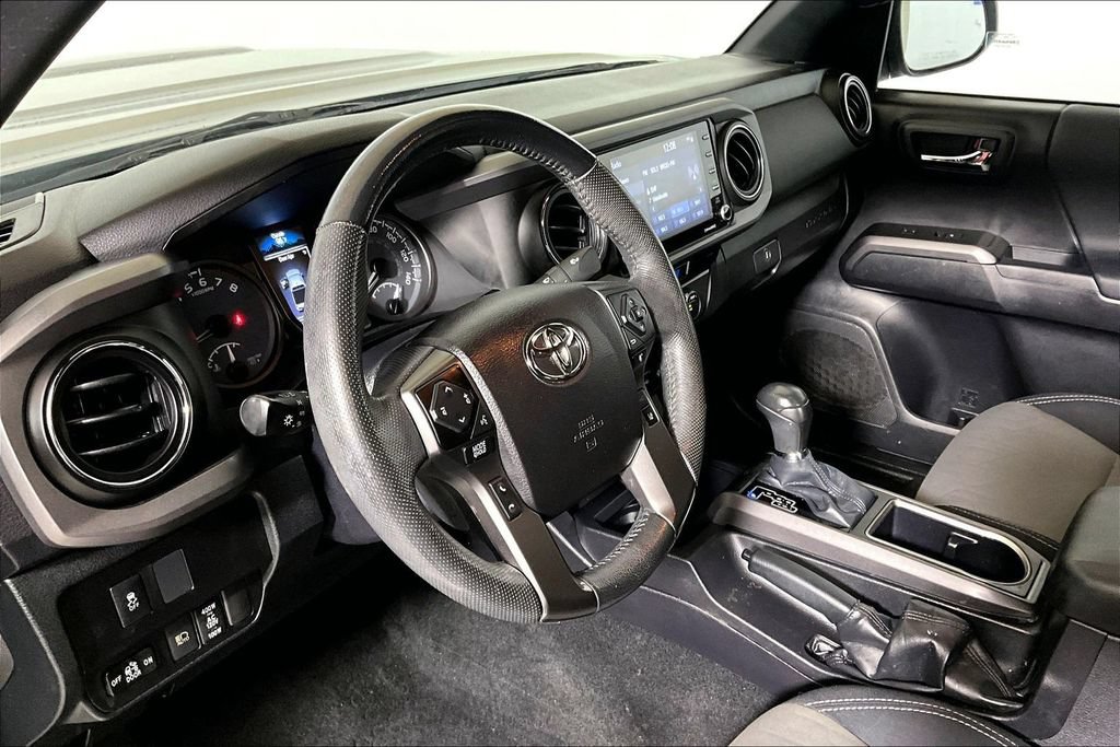 Used 2021 Toyota Tacoma TRD Sport w/ Technology Package RWD image 10