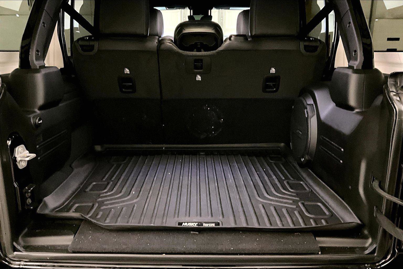 Used 2024 Jeep Wrangler Sahara w/ Technology Group image 33