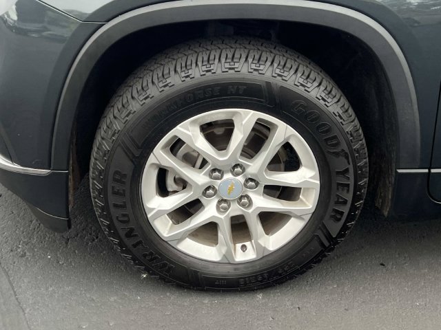 Used 2019 Chevrolet Traverse LT FWD image 10