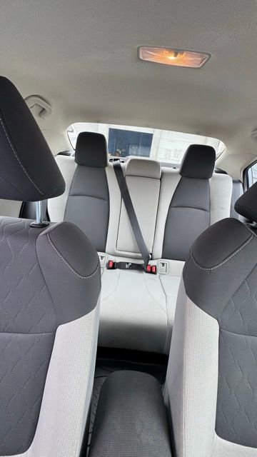 Used 2022 Toyota Corolla LE image 10