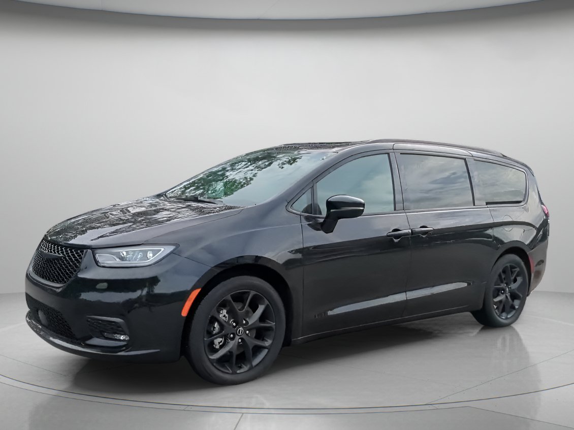 Used 2025 Chrysler Pacifica Limited FWD image 10
