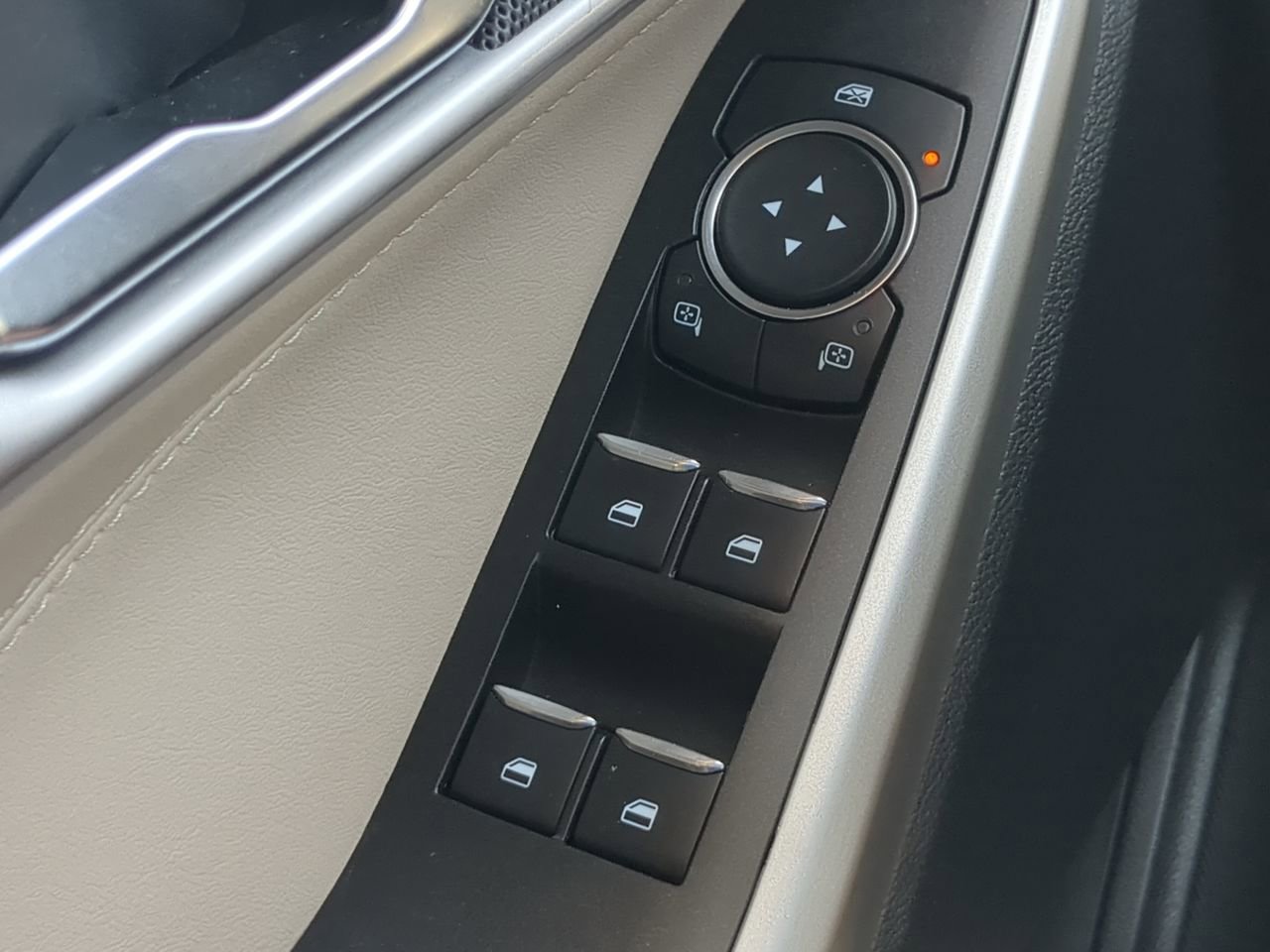 Certified 2021 Ford Explorer XLT RWD image 21
