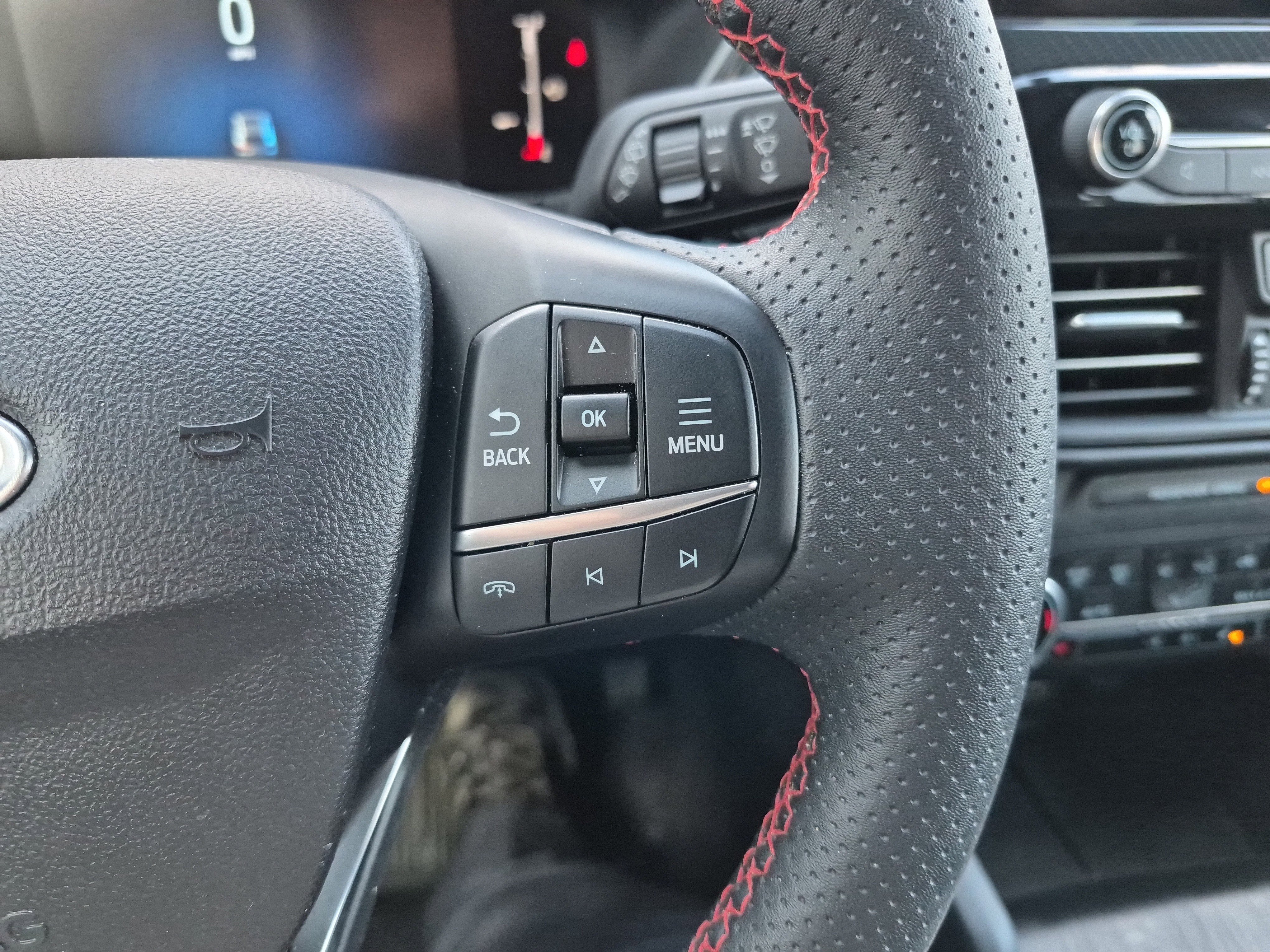 Certified 2025 Ford Escape ST-Line Elite image 27