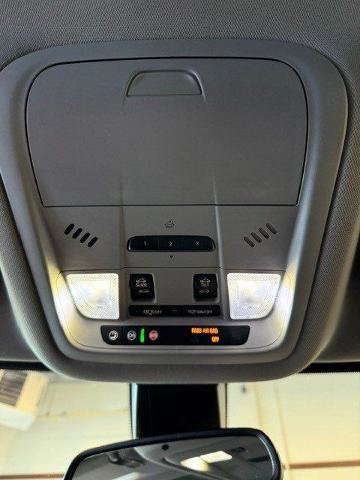 Used 2019 GMC Acadia SLT AWD/4WD image 25