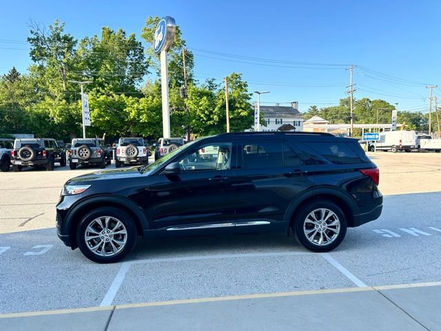 Certified 2022 Ford Explorer XLT w/ Equipment Group 202A AWD/4WD image 9