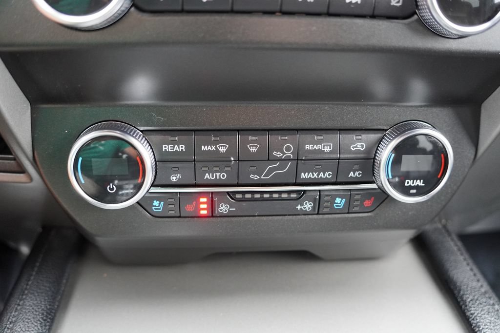 Certified 2020 Ford Expedition Max XLT w/ Equipment Group 202A AWD/4WD image 31