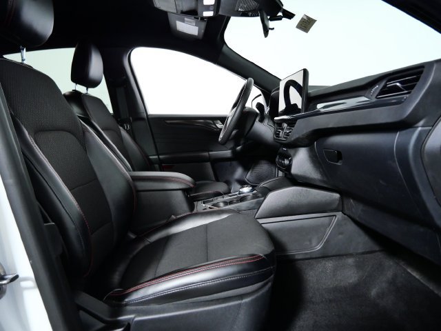 Certified 2024 Ford Escape ST-Line w/ Tech Pack #1 AWD/4WD image 10