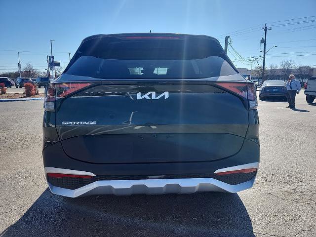 Used 2024 Kia Sportage LX image 4