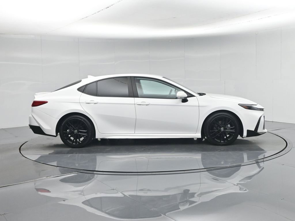 Used 2025 Toyota Camry SE FWD image 27
