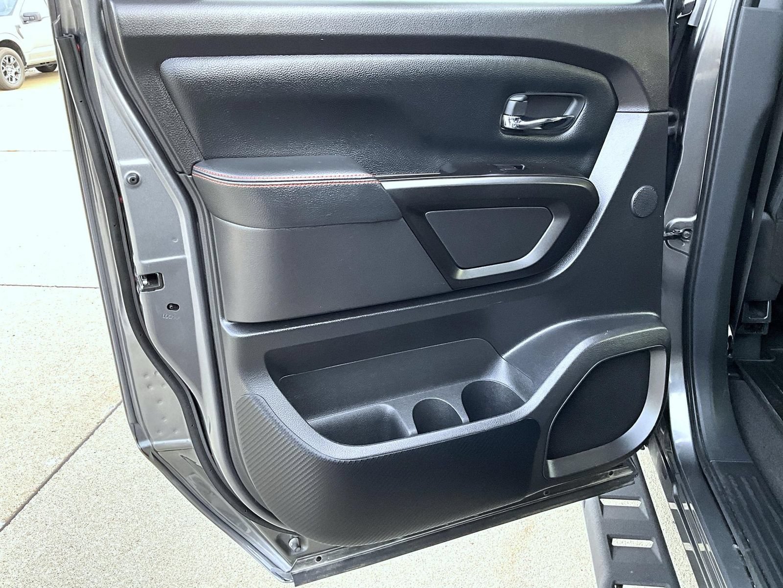 Used 2021 Nissan Titan PRO-4X w/ Pro-4x Convenience Package AWD/4WD image 21