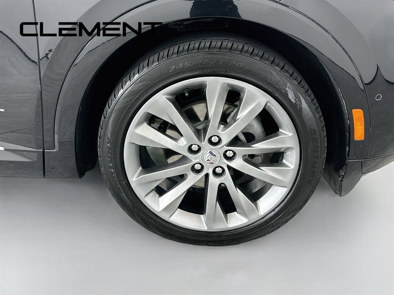 Used 2022 Buick Envision Avenir w/ Technology Package II AWD/4WD image 38