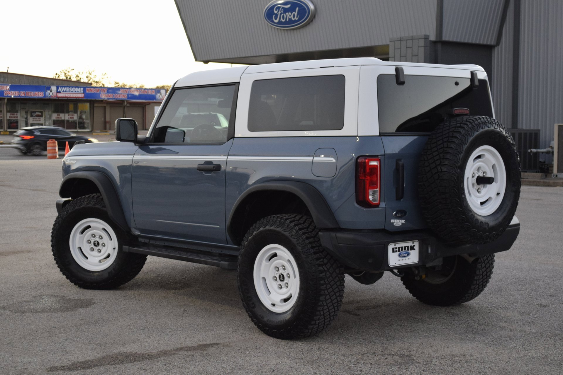 Certified 2024 Ford Bronco Heritage Edition image 8