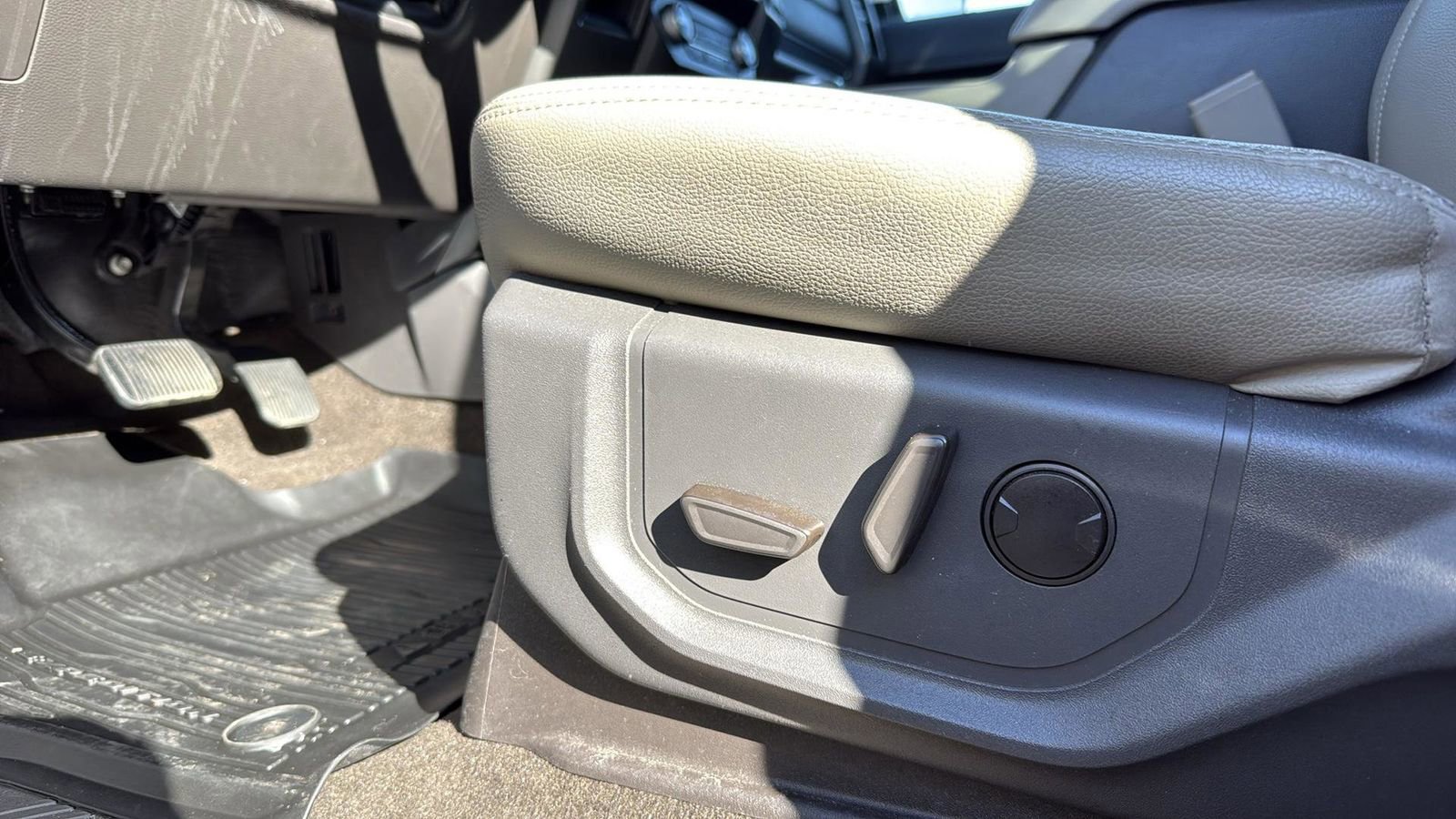 Certified 2021 Ford Expedition XLT image 11