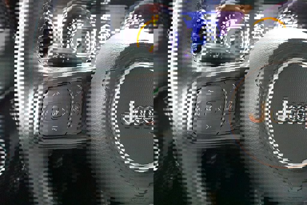 Used 2022 Jeep Gladiator Sport image 13