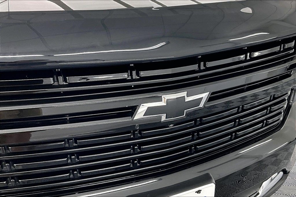 Used 2024 Chevrolet Suburban Premier AWD/4WD image 29