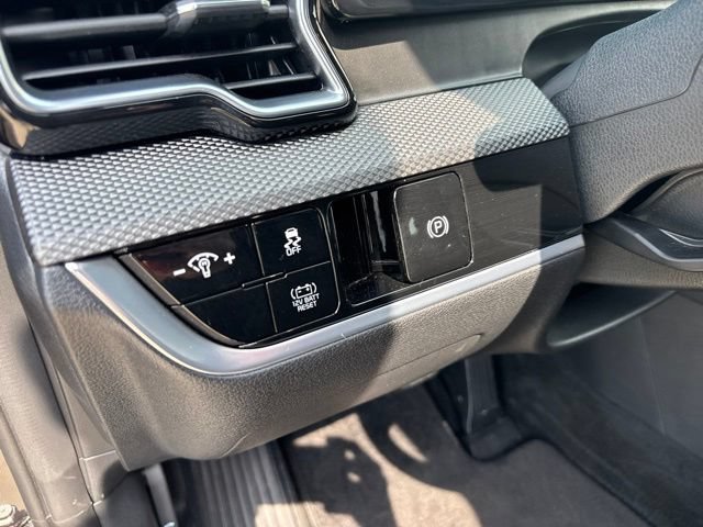 Used 2023 Kia Sportage LX AWD/4WD image 15