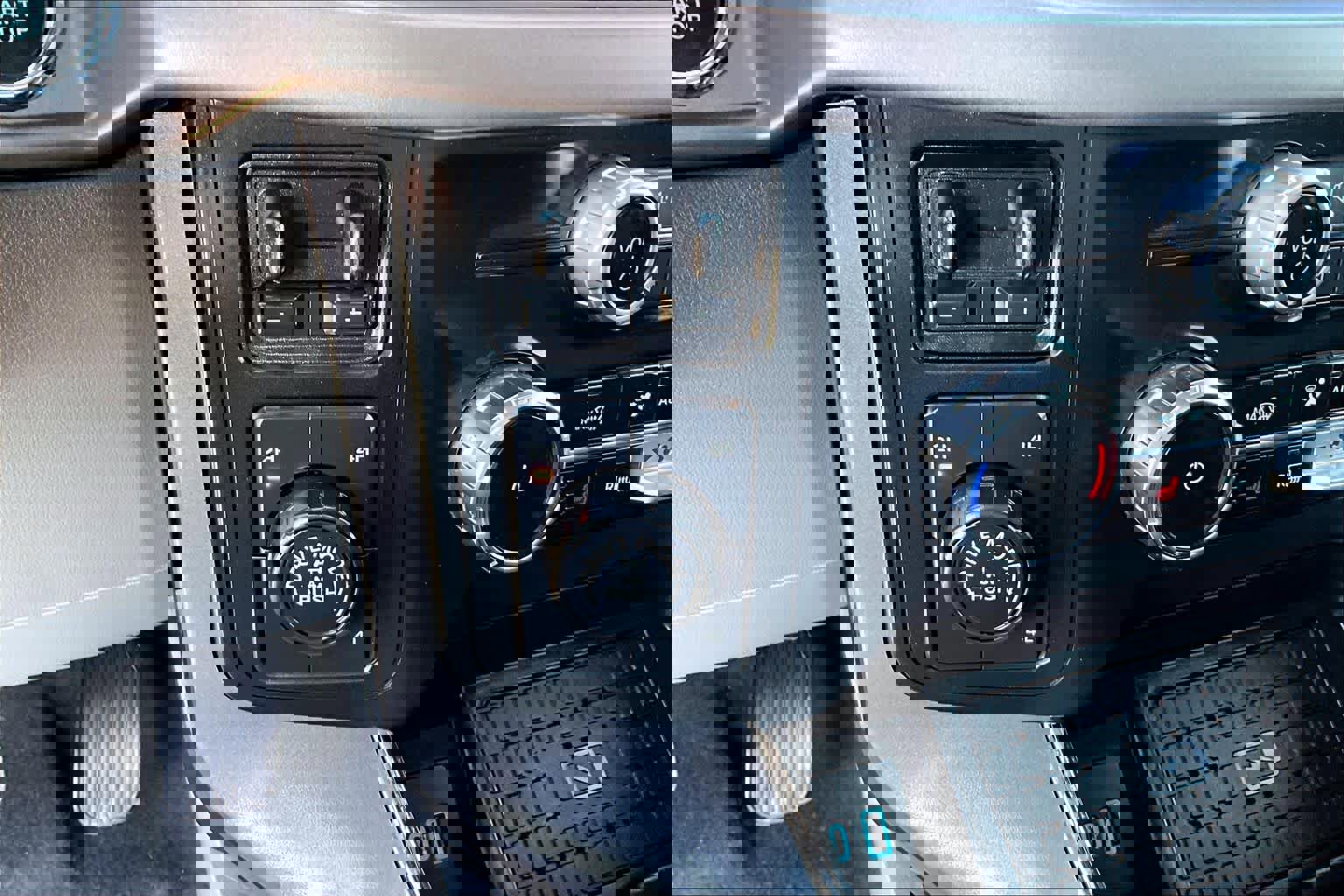 Certified 2024 Ford F150 XLT w/ Equipment Group 302A MID image 35